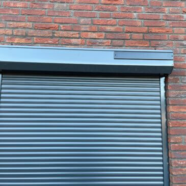 Rolluiken op zonne-energie: voordelen en nadelen